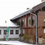 Dom Tyrolski w zimowej aurze